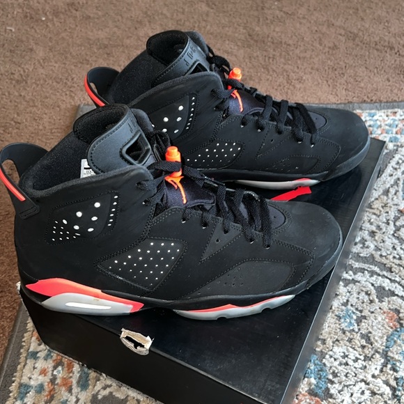 AIR JORDAN RETRO SIX IN BLACK & INFRARED - Picture 11 of 15